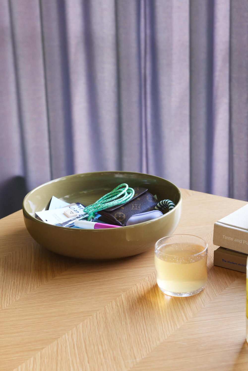 Amare skål, olivengrøn - Ø28 cm.